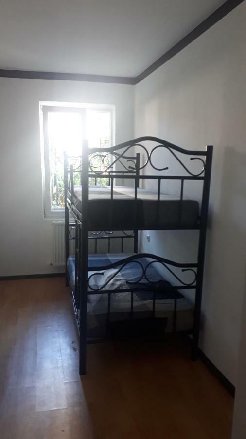 Enjoy The Hostel Батуми Экстерьер фото