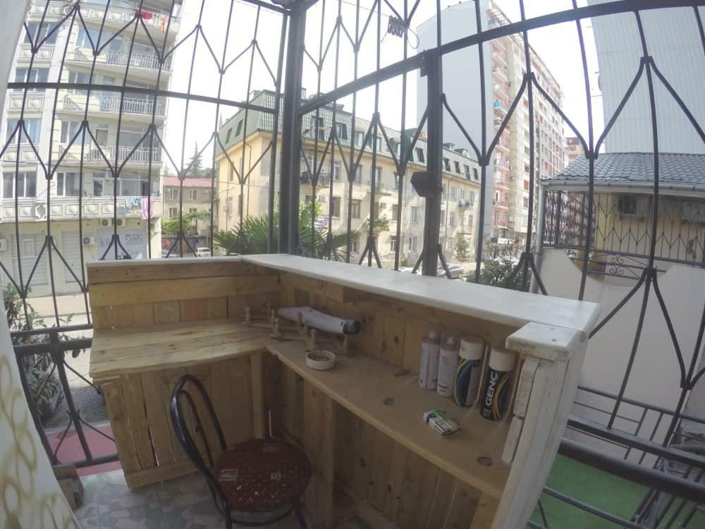 Enjoy The Hostel Батуми Экстерьер фото